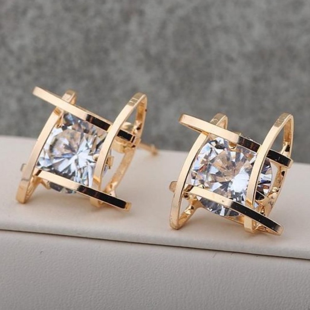 NEW ROUND SOLITAIRE CAGED DIAMOND STUD EARRINGS - Picture 3 of 8